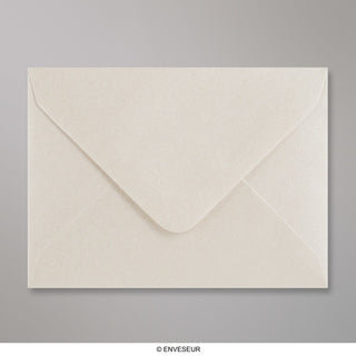 82x113 mm (C7) Ustricovo-biela lesklá obálka